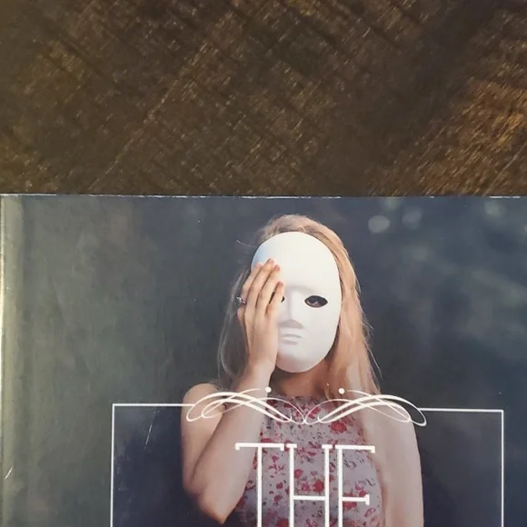 Adult fiction book - Picture 5 of 6